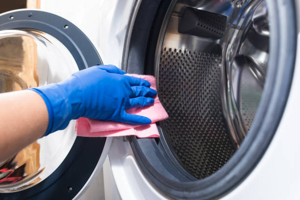 Professional Whirlpool washing machine technician